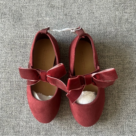 NWT Old Navy Toddler’s Velvet Maroon Bow Flats Size 7 - Picture 2 of 6
